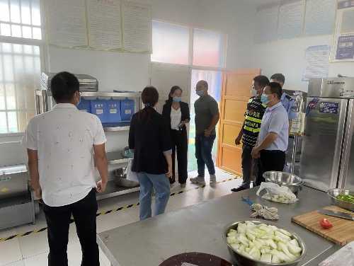 固始县草庙集乡：加强食品安全监管 守护群众舌尖上的安全J9九游会 九游会J9(图1)