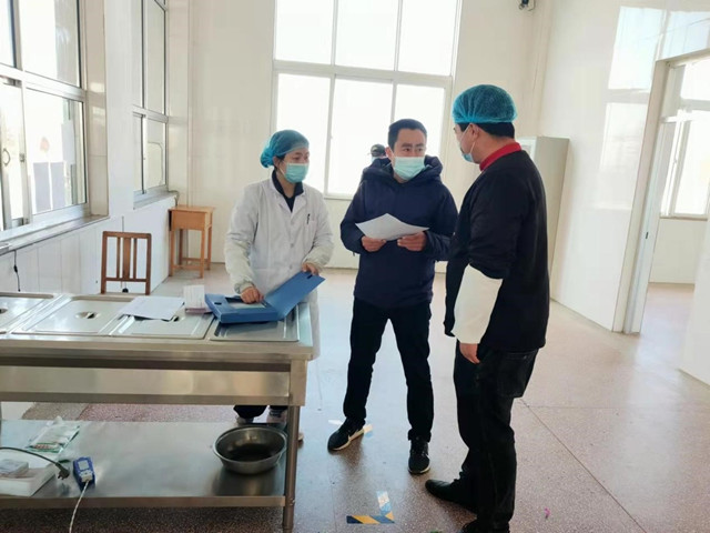 栖霞市寺口J9九游会 九游会J9镇扎实开展校园餐饮食品安全专项检查(图1)