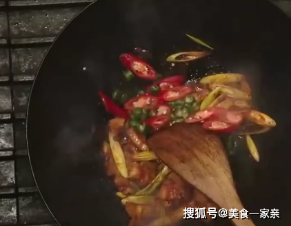 J9九游会 九游会J9黄磊做的回锅肉色香味俱全简单易学2分钟就能学会(图2)