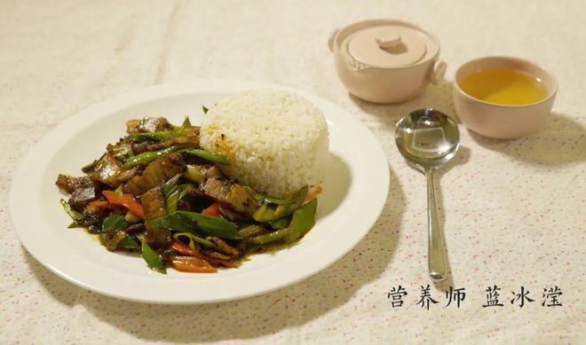 J9九游会 九游会J9回锅肉怎么做才好吃？家常秘诀手把手教你！(图3)