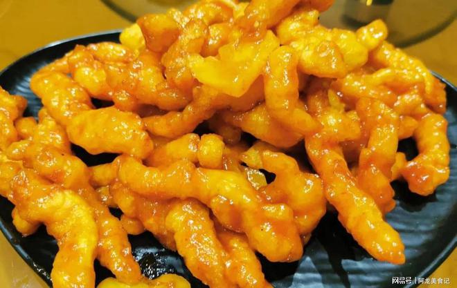 请弟弟一家去吃川菜J9九游会 九游会J9七个菜花了300多网友：菜没点对亏了！(图3)