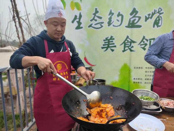 【春来·正兴】小煎鸡、凉拌鲫鱼J9九游会 九游会J9、柴火鸡……这里是“黑石味道”乡村美食走廊！(图4)