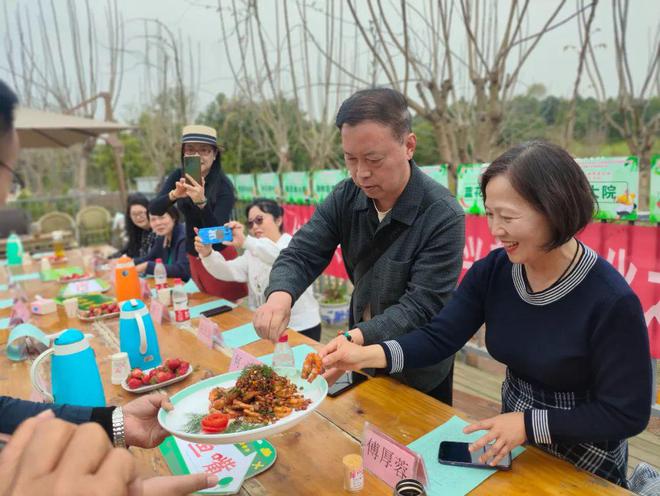 【春来·正兴】小煎鸡、凉拌鲫鱼J9九游会 九游会J9、柴火鸡……这里是“黑石味道”乡村美食走廊！(图8)