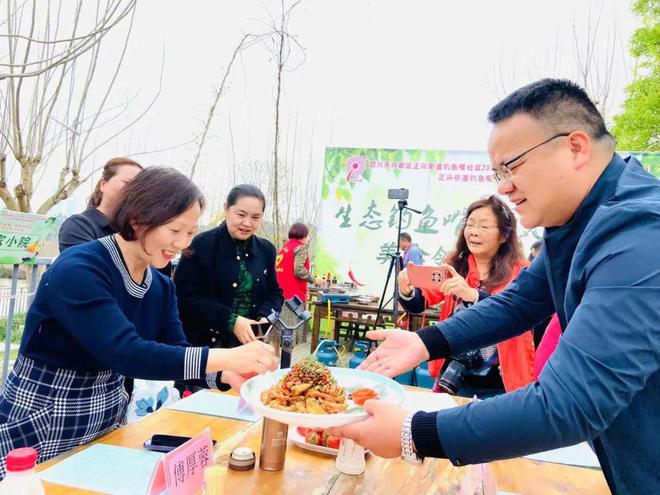 【春来·正兴】小煎鸡、凉拌鲫鱼J9九游会 九游会J9、柴火鸡……这里是“黑石味道”乡村美食走廊！(图10)