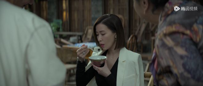《今天的她们》：九游会J9 J9九游会烟火里的故事舌尖上的成都(图4)