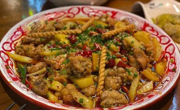 在挖掘“隐藏美食”这一块当代大学生就没输过九游会J9 J9九游会(图7)