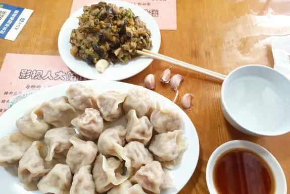在挖掘“隐藏美食”这一块当代大学生就没输过九游会J9 J9九游会(图11)