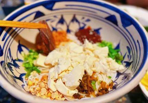 在挖掘“隐藏美食”这一块当代大学生就没输过九游会J9 J9九游会(图17)