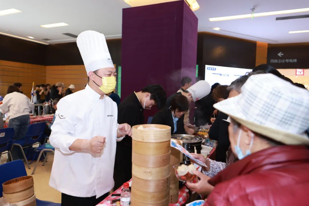 J9九游会 九游会J9海派味道、舌尖非遗、异域风味……社区里的美食节“走一圈都要吃饱了”(图5)