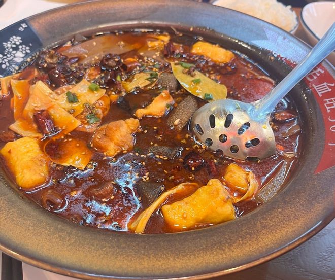 重庆著名六道特色菜麻辣鲜香旅游必品美食推荐J9九游会 九游会J9(图4)