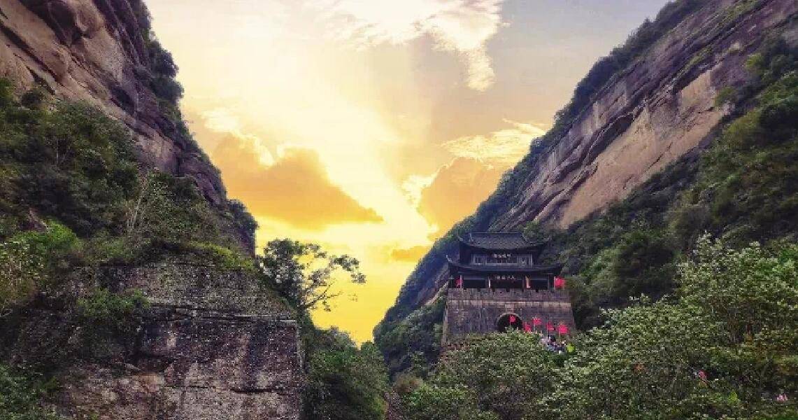 J9九游会 九游会J9四川旅游自驾7天多少钱 千万别错过(图2)
