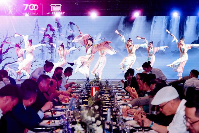 024国窖1573天府名宴正九游会J9 J9九游会式启幕川菜川酒共谱美食华章(图12)