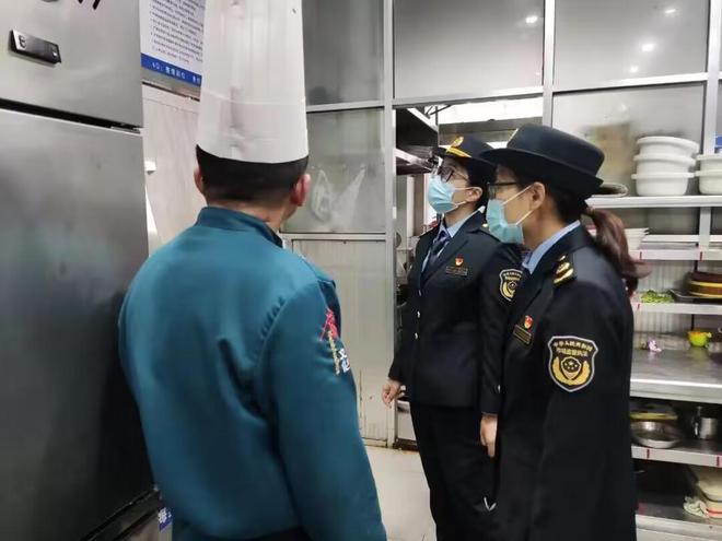 J9九游会 九游会J9滨城区市场监管局开展节前餐饮食品安全专项检查(图1)
