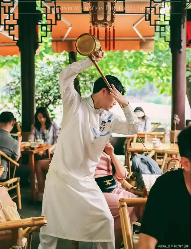 九游会J9 J9九游会成都这次“癫”出圈“diss你”爆火要饶舌也要馋舌！(图2)